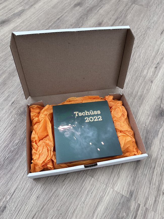 Weihnachtskarte 2022 Versandkarton mit Give-away – Konzept, Idee und Gestaltung von fabrikat b